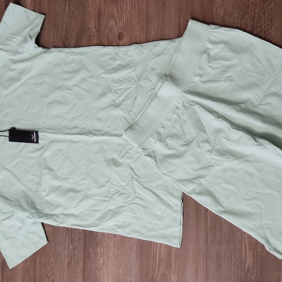 Threadbare New Set - Picture 2 of 4